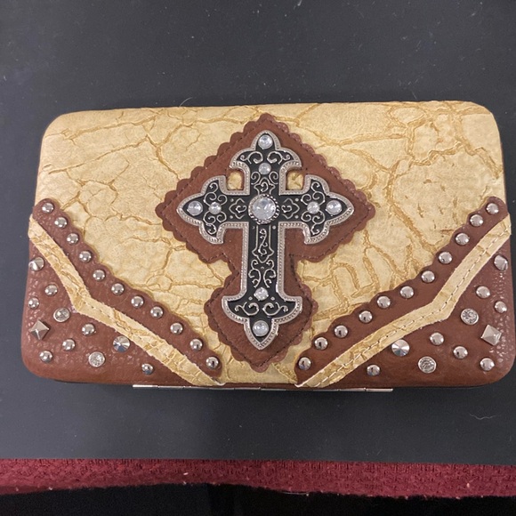 Montana west cross studded wallet 4.5" x 7.5" Guc - Picture 1 of 16